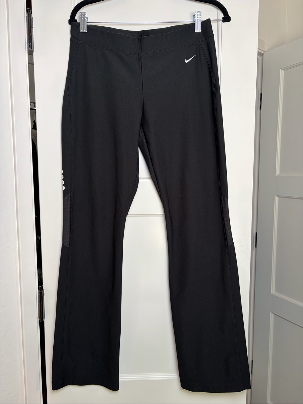 Nike Black Athletic Flare-Leg Pants (Small)
